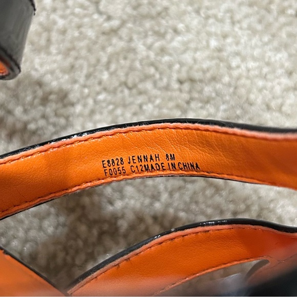 CALVIN KLEIN Patent Leather Wedge Sandals Size 8M - Picture 10 of 10